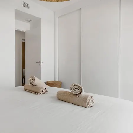 Modern Penthouse - Near & Oldtown * Естепона