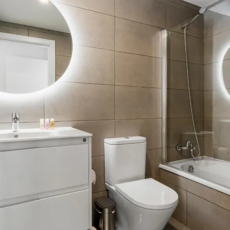 Апартаменти Modern Penthouse - Near & Oldtown Естепона