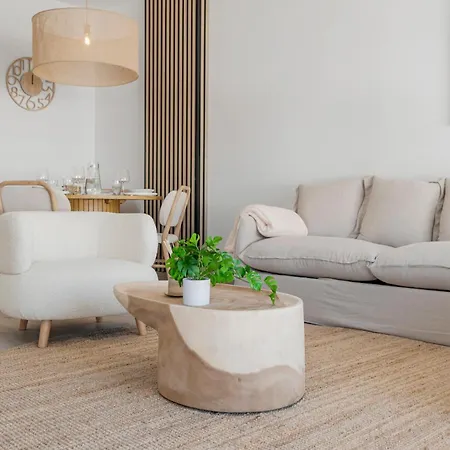 Modern Penthouse - Near & Oldtown Apartment