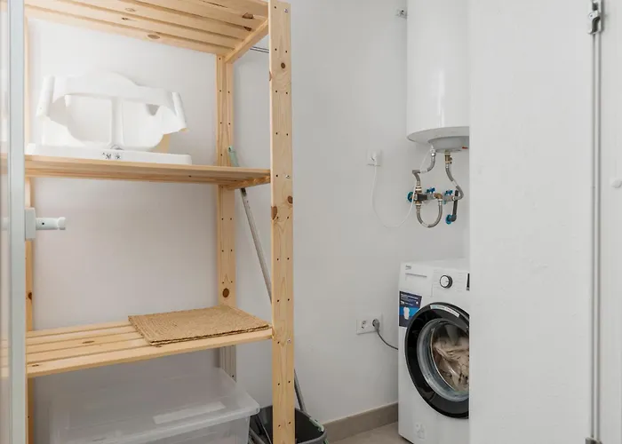 Modern Penthouse - Near & Oldtown 아파트