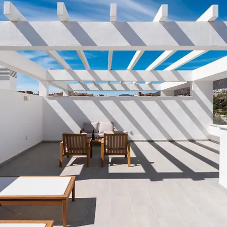 Modern Penthouse - Near & Oldtown * Estepona