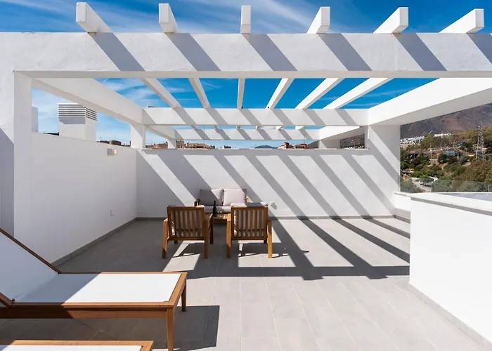 Modern Penthouse - Near & Oldtown * 埃斯特波纳